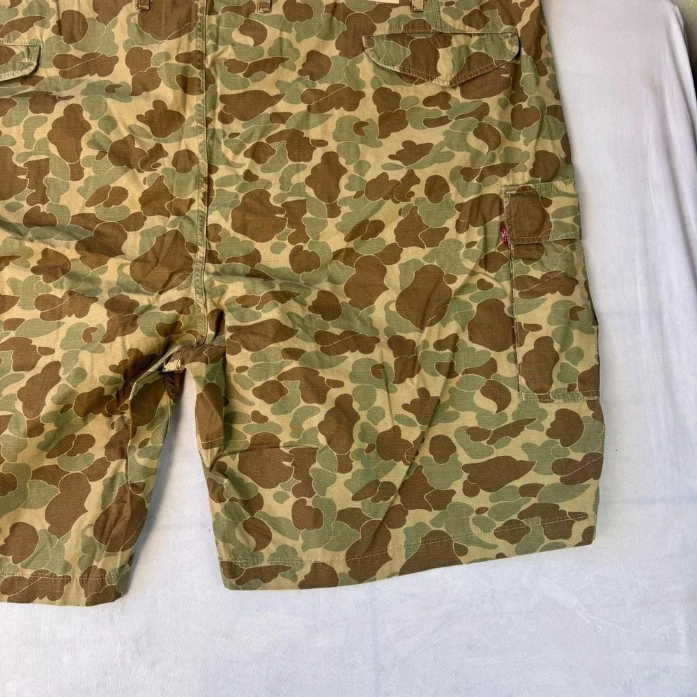 Levis levi carrier
